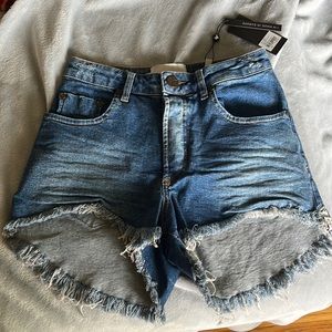 ONETEASPOON women’s shorts. Brand new with tags!!
